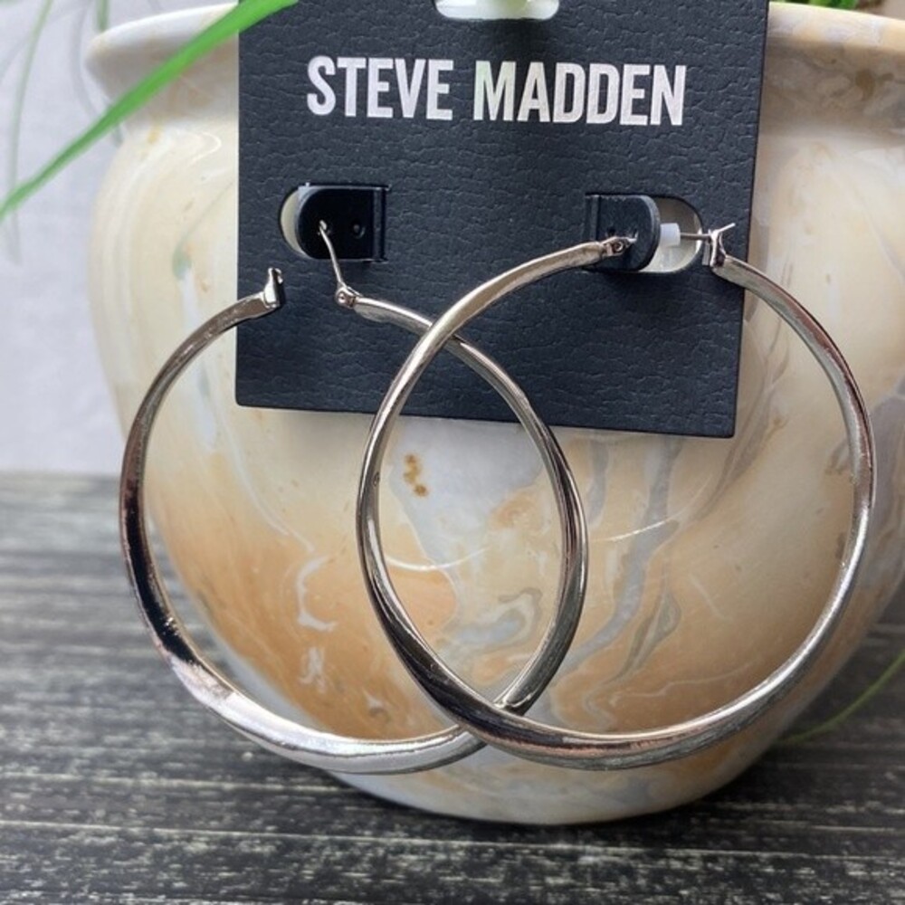 Steve Madden Silver Hoop Pierced Ear Earrings NEW